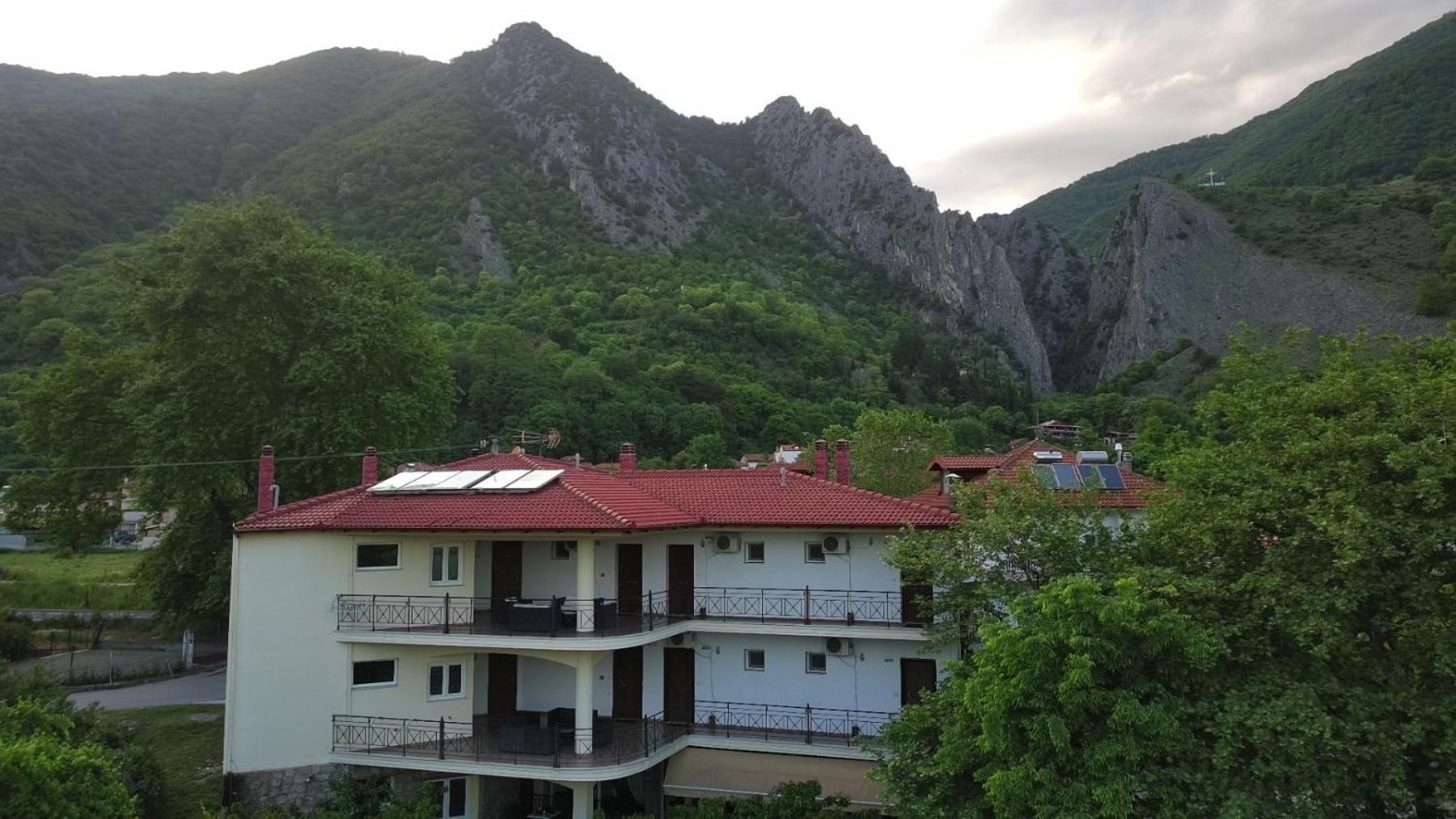 Enastron Hotel Káto Loutrákion Extérieur photo